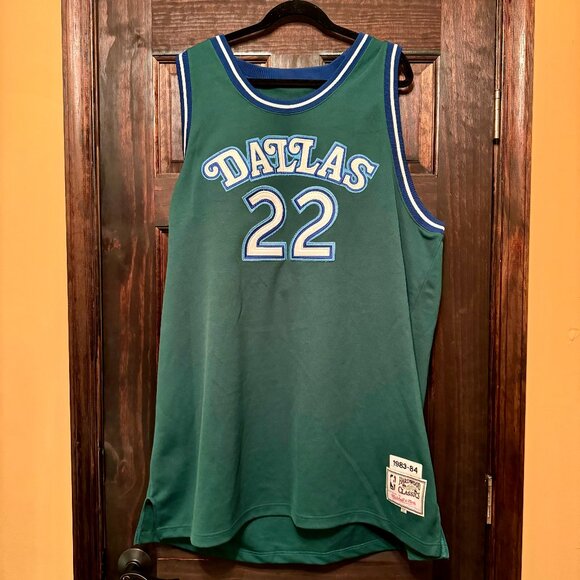 Mitchell & Ness Rolando Blackman Dallas Mavericks 1983-84 NBA Jersey #22 - Picture 1 of 3